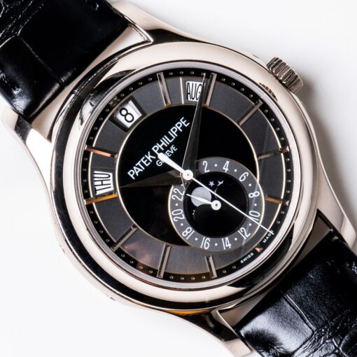 5205G Patek Philippe Jahreskalender (rare black dial)