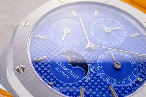 25820ST Royal Oak Perpetual Calendar (super rare Yves Klein electric blue dial) – Bild 5