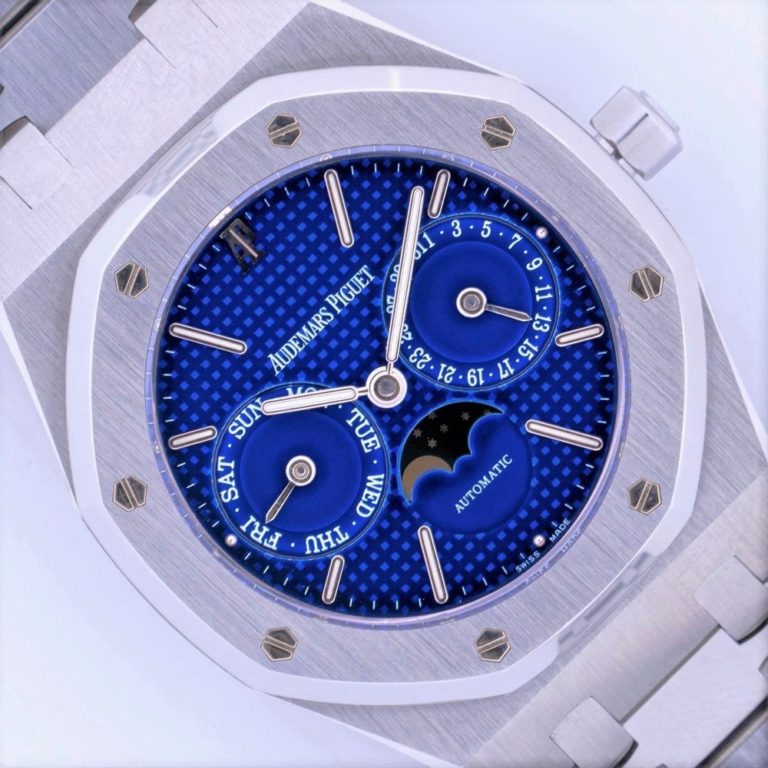 25594ST Royal Oak DayDate ( super rare Yves Klein dial / unpolished