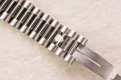 18039 Day-Date (rare blue vignette degrade dial / fat case version) – Bild 11