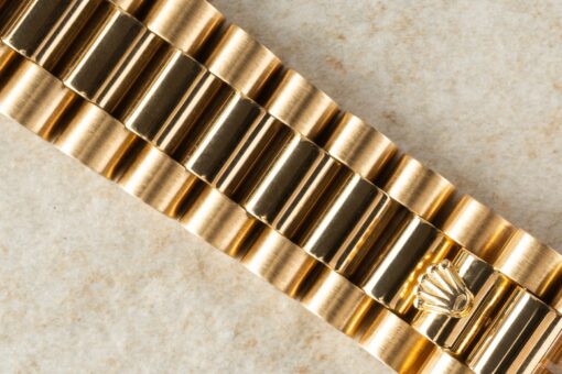 18238 Day-Date (golden sunray / box papers) – Bild 11
