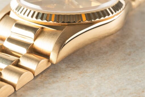 18238 Day-Date (golden sunray / box papers) – Bild 7