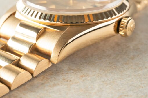 18238 Day-Date (golden sunray / box papers) – Bild 9