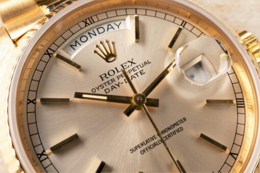 18038 Day-Date (silver sunray dial / box papers / 1979 / fresh service) – Bild 7