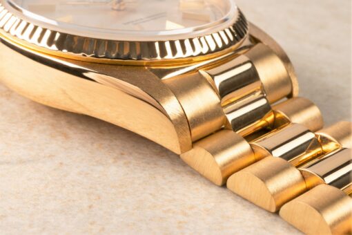 18038 Day-Date (silver sunray dial / box papers / 1979 / fresh service) – Bild 8