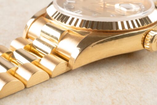 18038 Day-Date 36 (thick case version / lemon diamond baguette string dial) – Bild 8