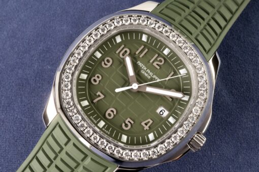 5267/200A-011 Aquanaut Luce (2022 / germany / new / uncut strap) - Image 2