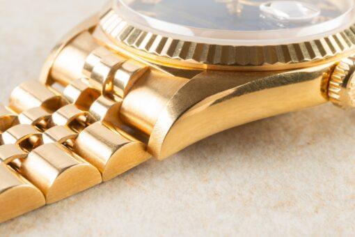 16238 Datejust (electric blue anniversary dial / unpolished / top bracelet) - Image 9