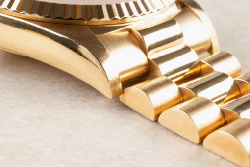 18238 Day-Date (unpolished / top bracelet / golden sunray dial) – Bild 8