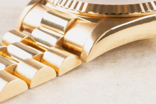 18238 Day-Date (unpolished / top bracelet / golden sunray dial) – Bild 9