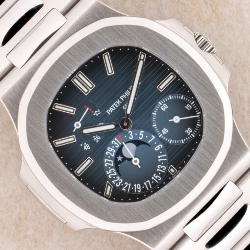 5712/1A-001 Nautilus (unpolished / full set from 2017 / german watch)