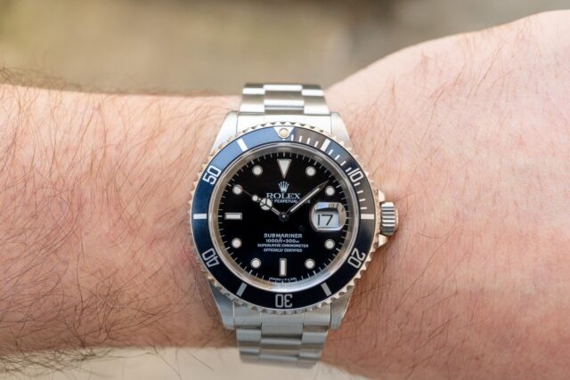 16610 Submariner Date (U serial / all tritium / year 1997) - Image 2