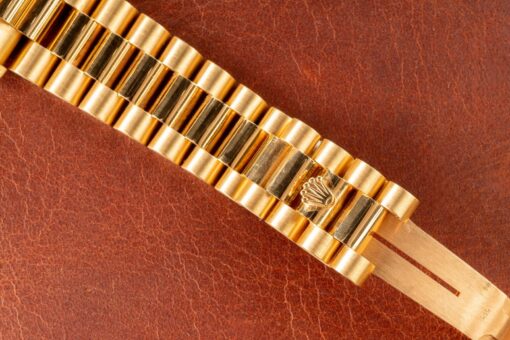 18238 Day-Date (crazy condition like NOS / black roman dial / full set Italy) – Bild 13
