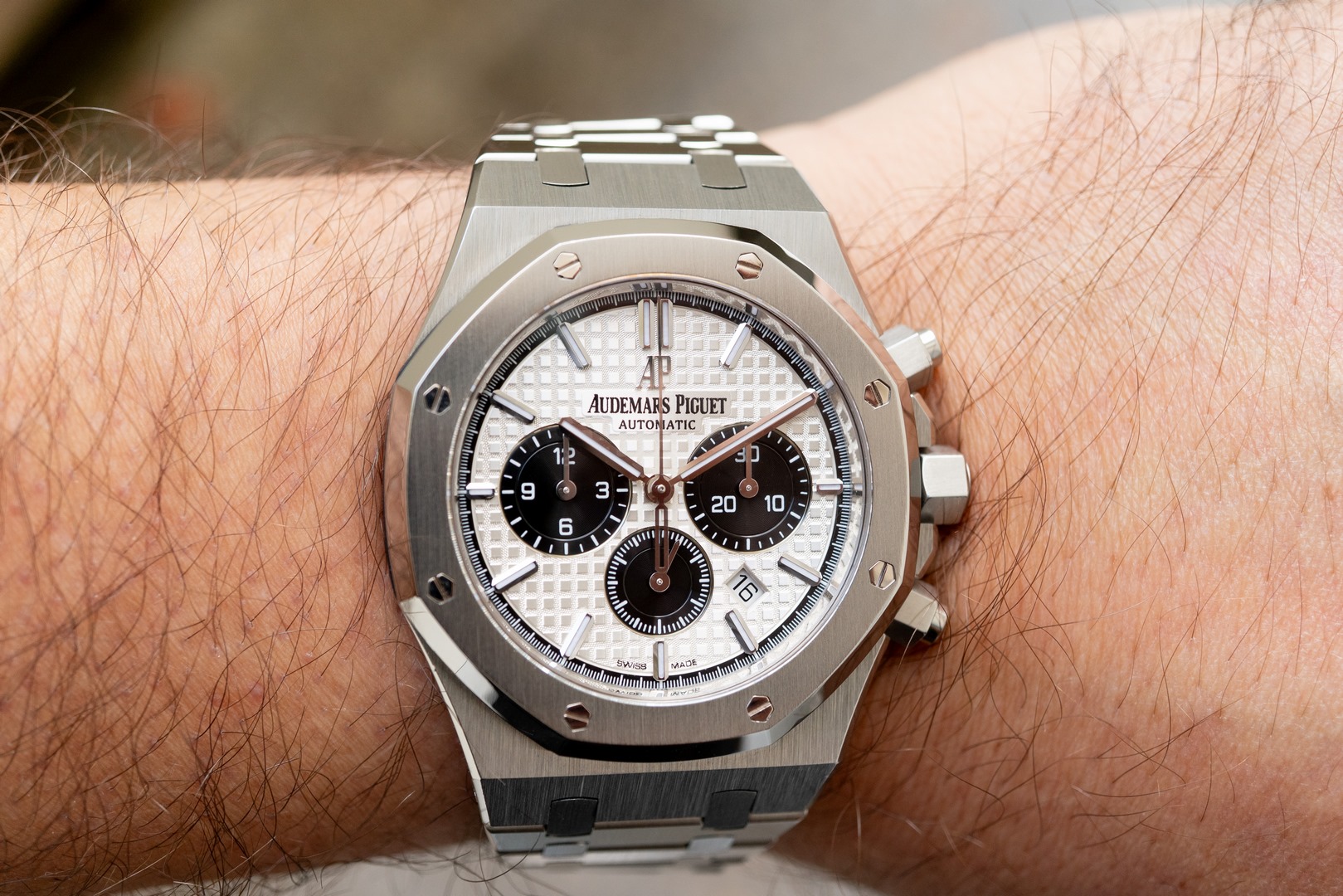 26331ST Royal Oak Chronograph (Panda dial / box and papers / from 2018) - Image 2