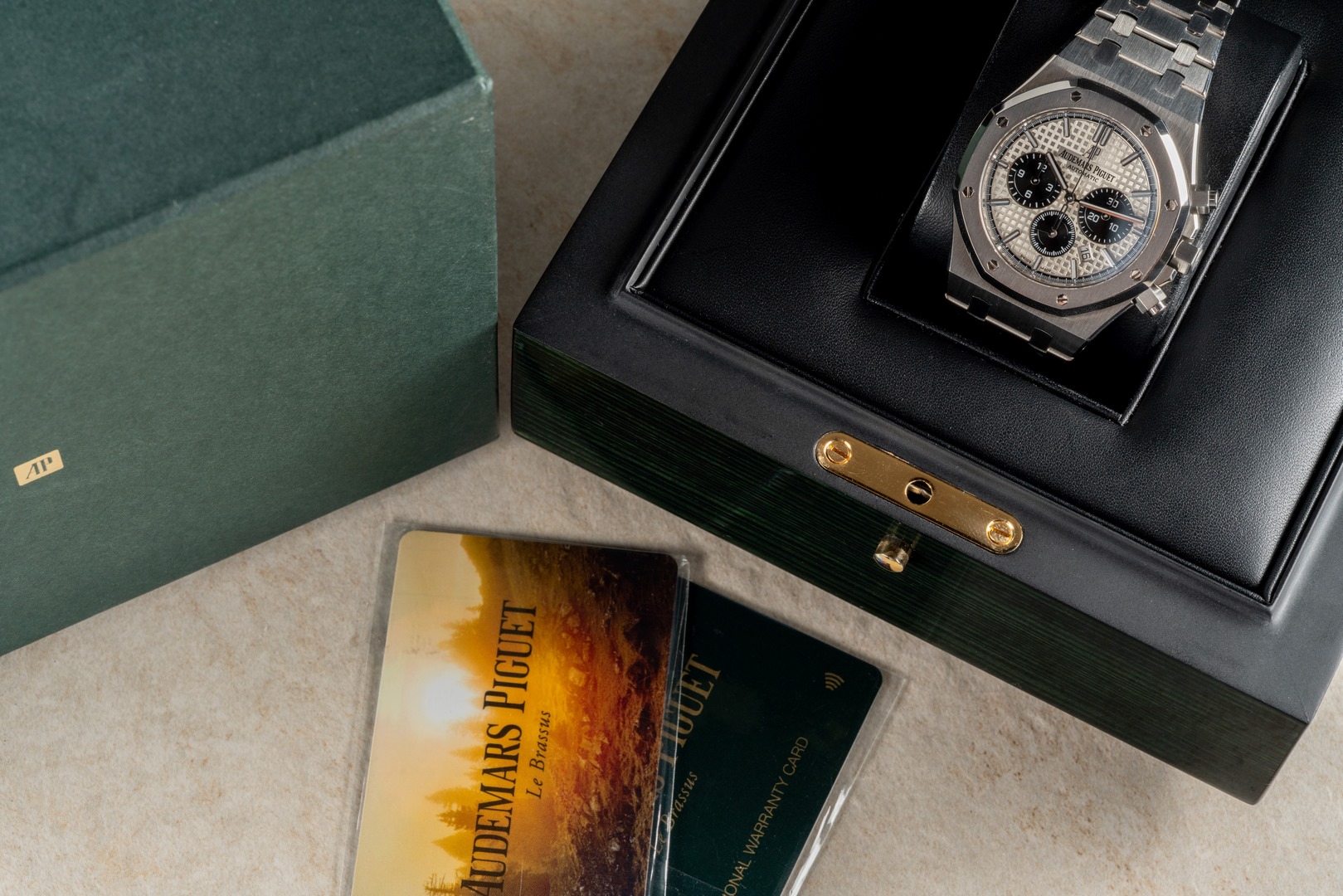 26331ST Royal Oak Chronograph (Panda dial / box and papers / from 2018) - Image 5