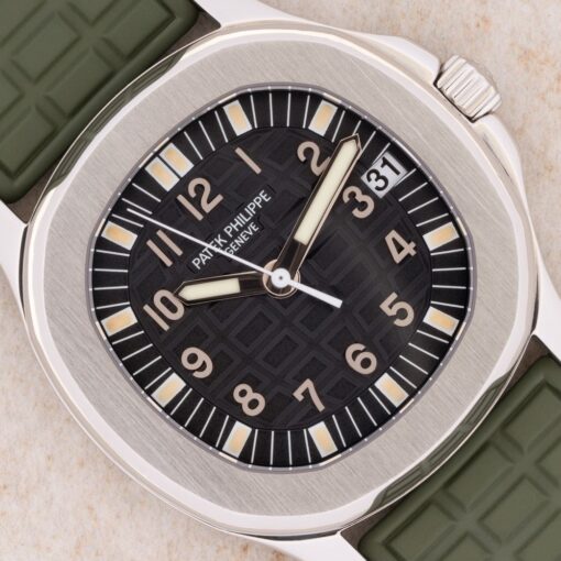 5060A Aquanaut (tritium dial / box and papers / full Patek service 2025)