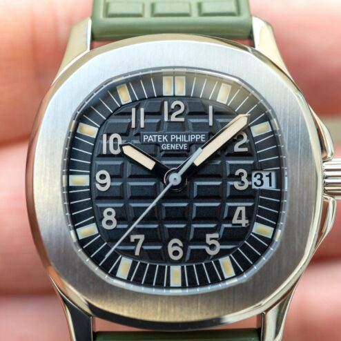 Alternative view of 5060A Aquanaut (tritium dial / box and papers / full Patek service 2025)