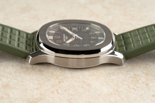 5060A Aquanaut (tritium dial / box and papers / full Patek service 2025) – Bild 9