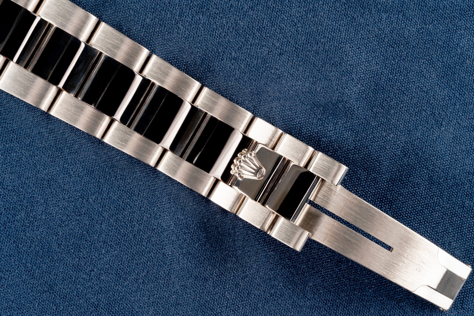 118209 Day-Date (black diamond dial / box papers LC100 / top condition) – Bild 10