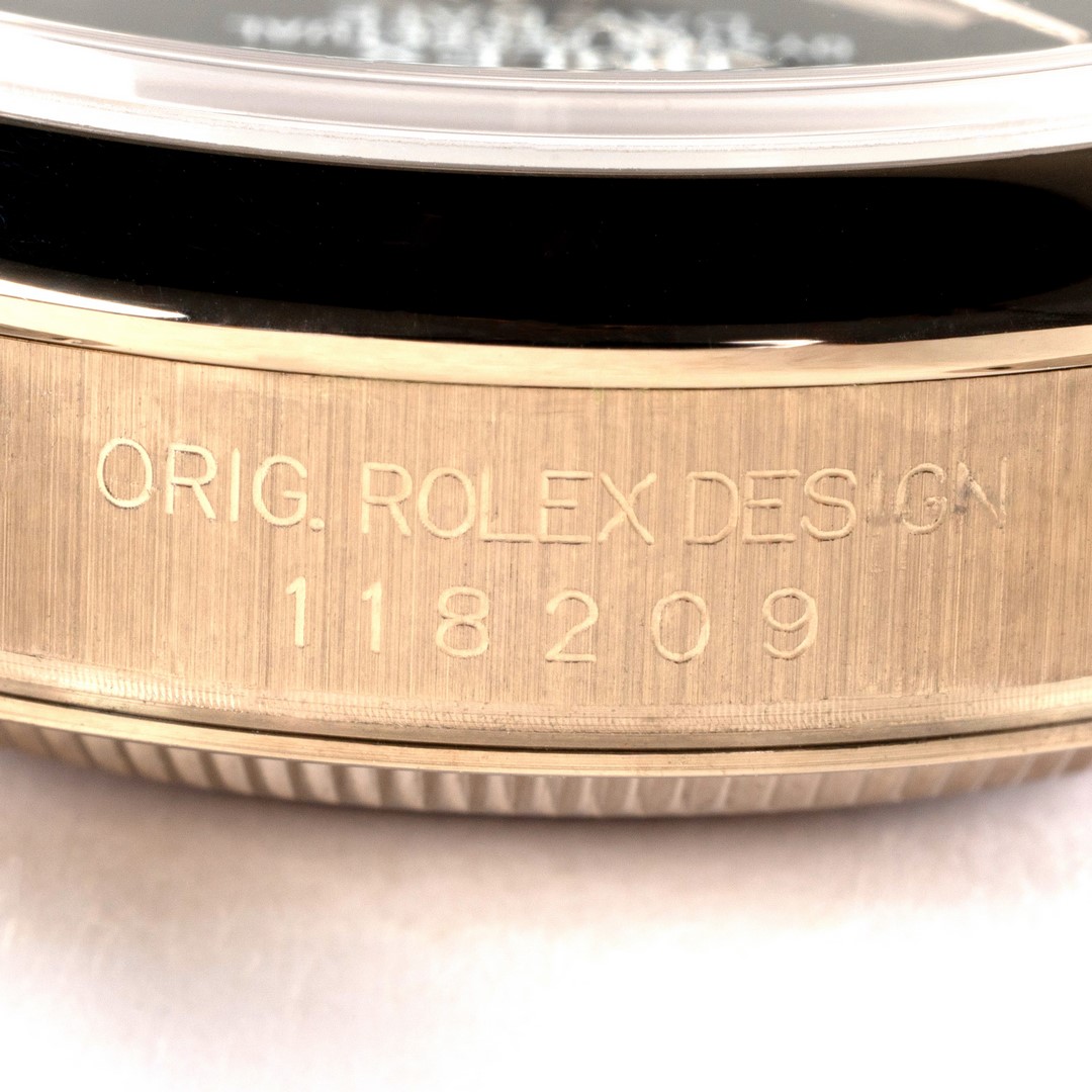 118209 Day-Date (black diamond dial / box papers LC100 / top condition) – Bild 11