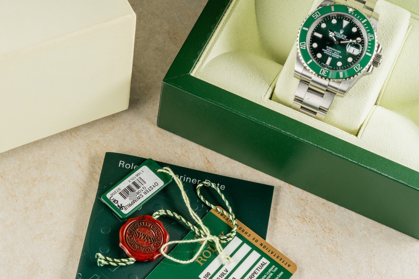 116610LV Submariner Date HULK (full set LC100 Germany / unpolished) – Bild 4