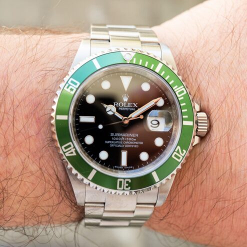 Alternative view of 16610LV Submariner Date (Kermit / 2008 / rehaut / collectors set)