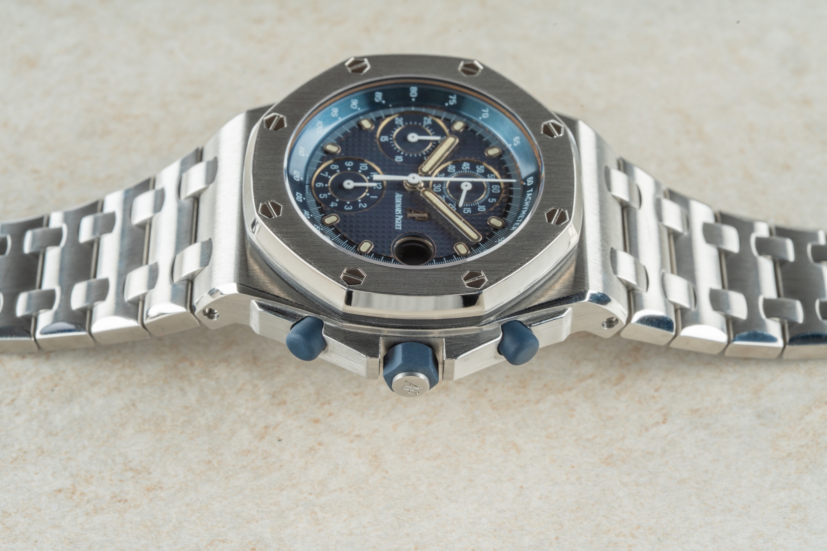 25721ST Royal Oak Offshore (First series BEAST / blue tropical dial / papers and rare box) - Image 10