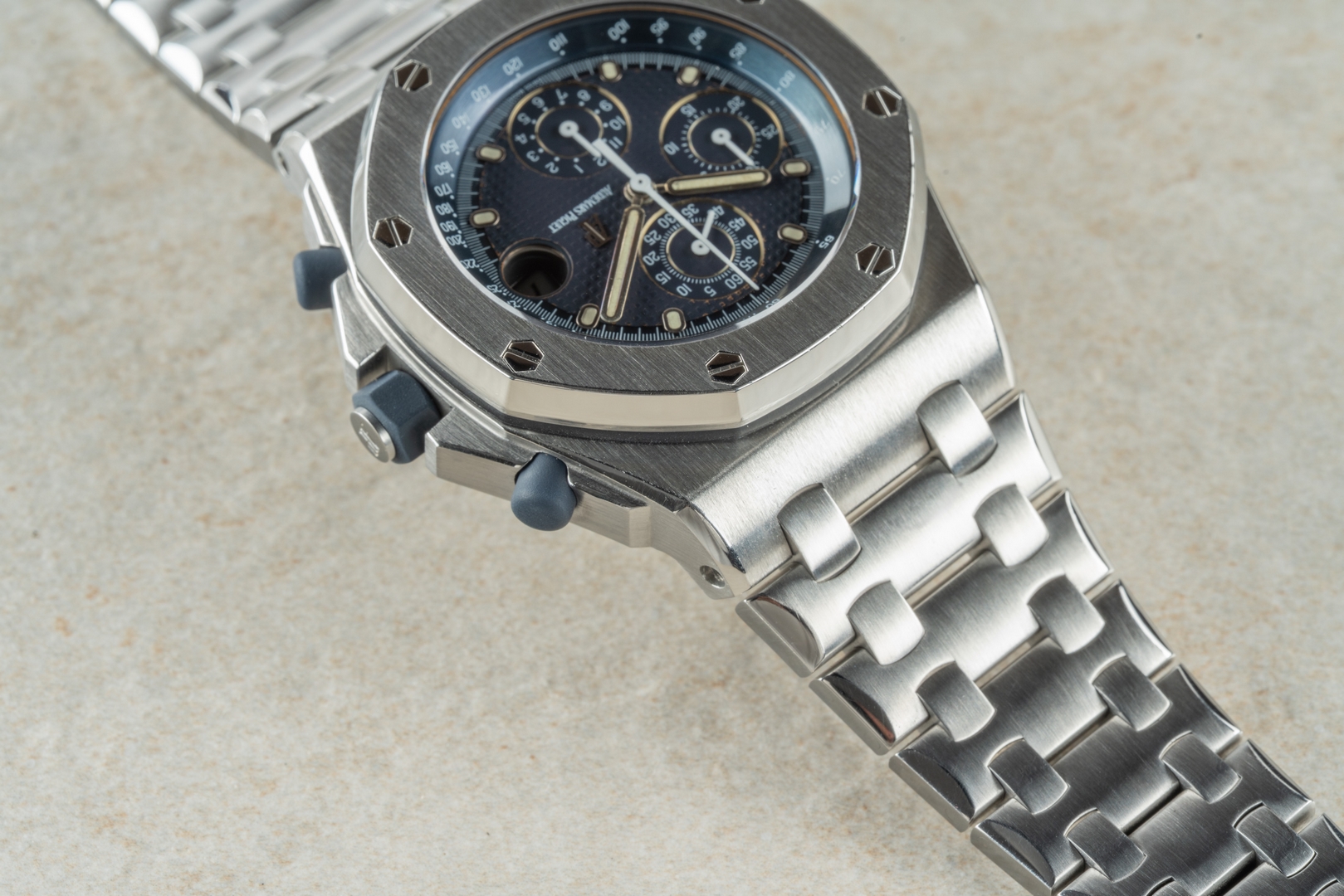 25721ST Royal Oak Offshore (First series BEAST / blue tropical dial / papers and rare box) - Image 11