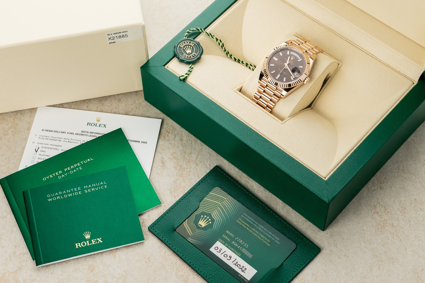 228235 Day-Date (2020 full set / from italy / top condition / choco baguette dial) – Bild 3