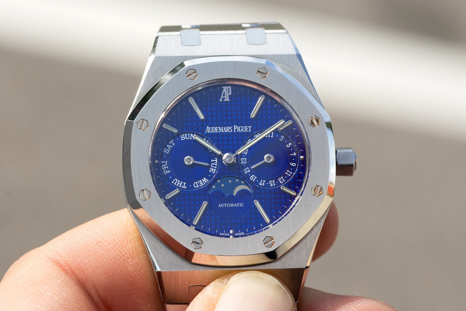 25594ST Royal Oak (Yves Klein dial / unpolished condition / german full set) – Bild 3