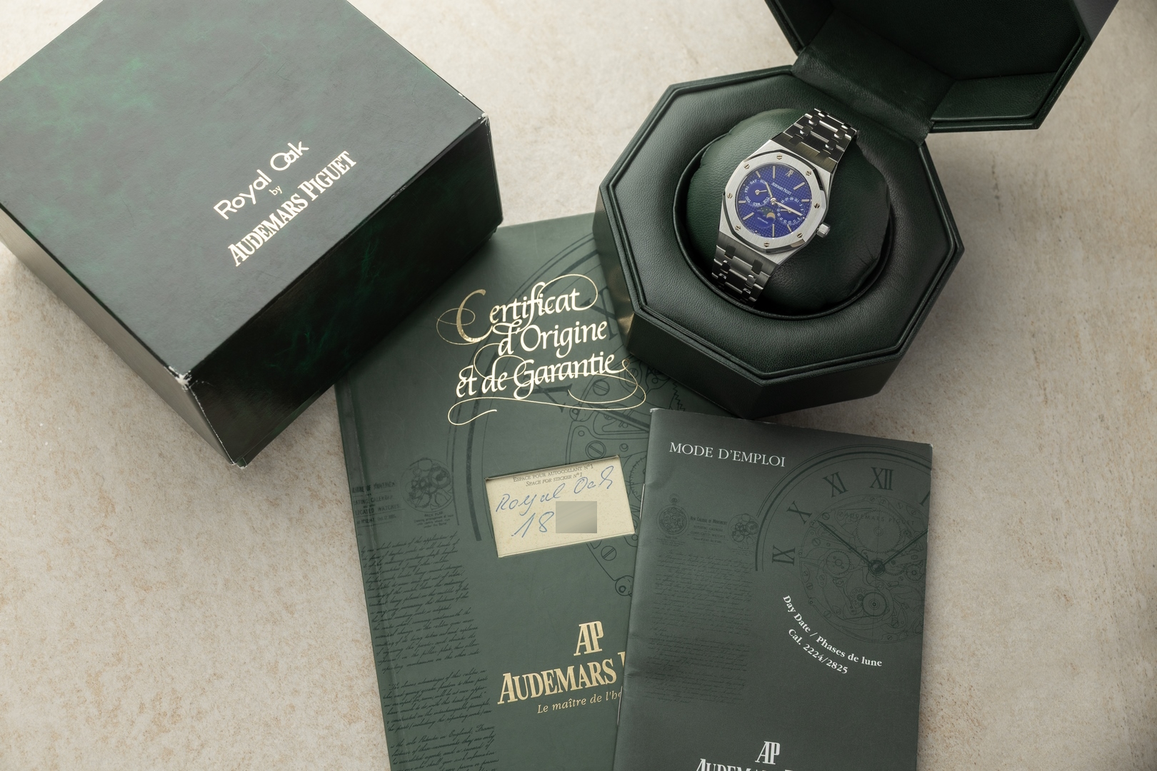 25594ST Royal Oak (Yves Klein dial / unpolished condition / german full set) – Bild 5