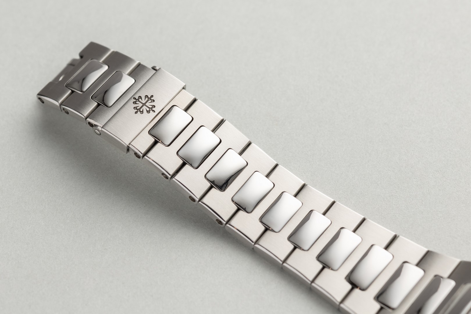 5800/1A-001 Nautilus (spectacular condition / wonderful dial / perfect full set) – Bild 10
