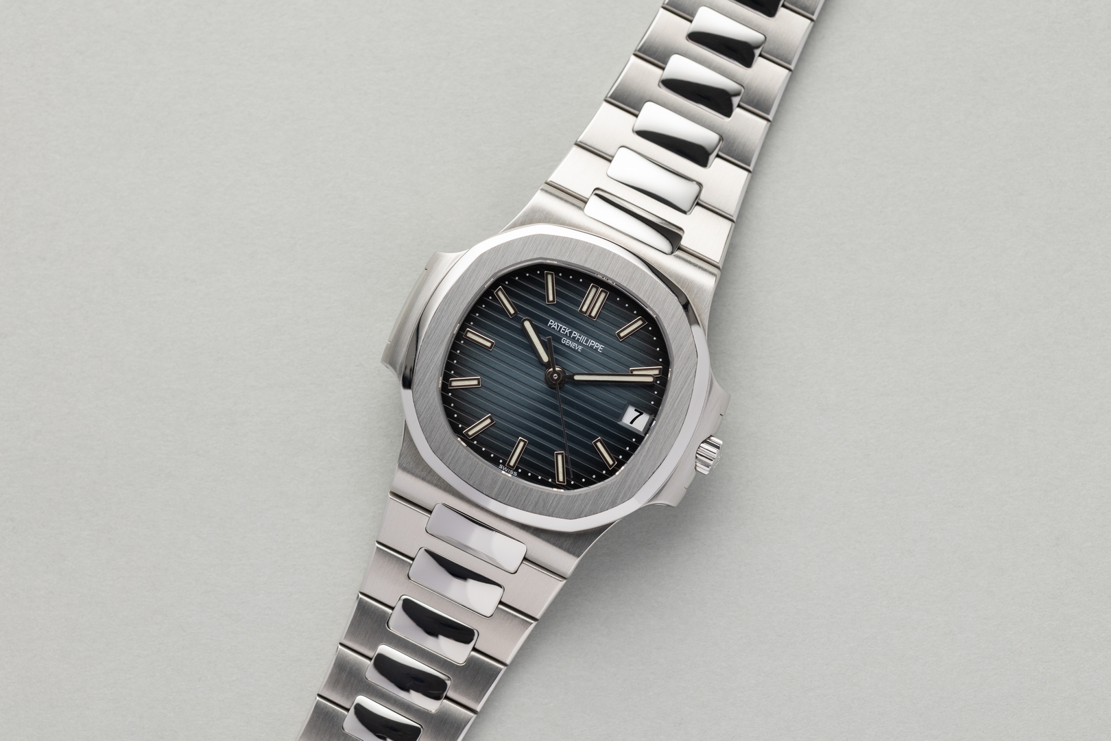 5800/1A-001 Nautilus (spectacular condition / wonderful dial / perfect full set) – Bild 6