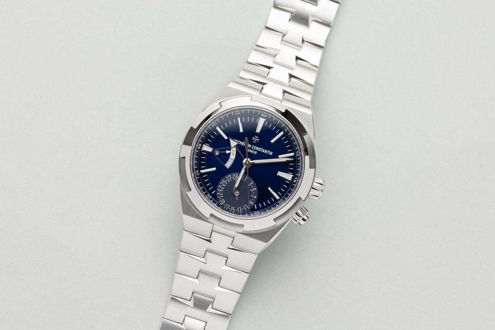 7900V/110A-B334 Overseas Dual Time (2023 / new and unworn / full set) – Bild 5